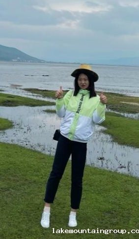 靳雨佳